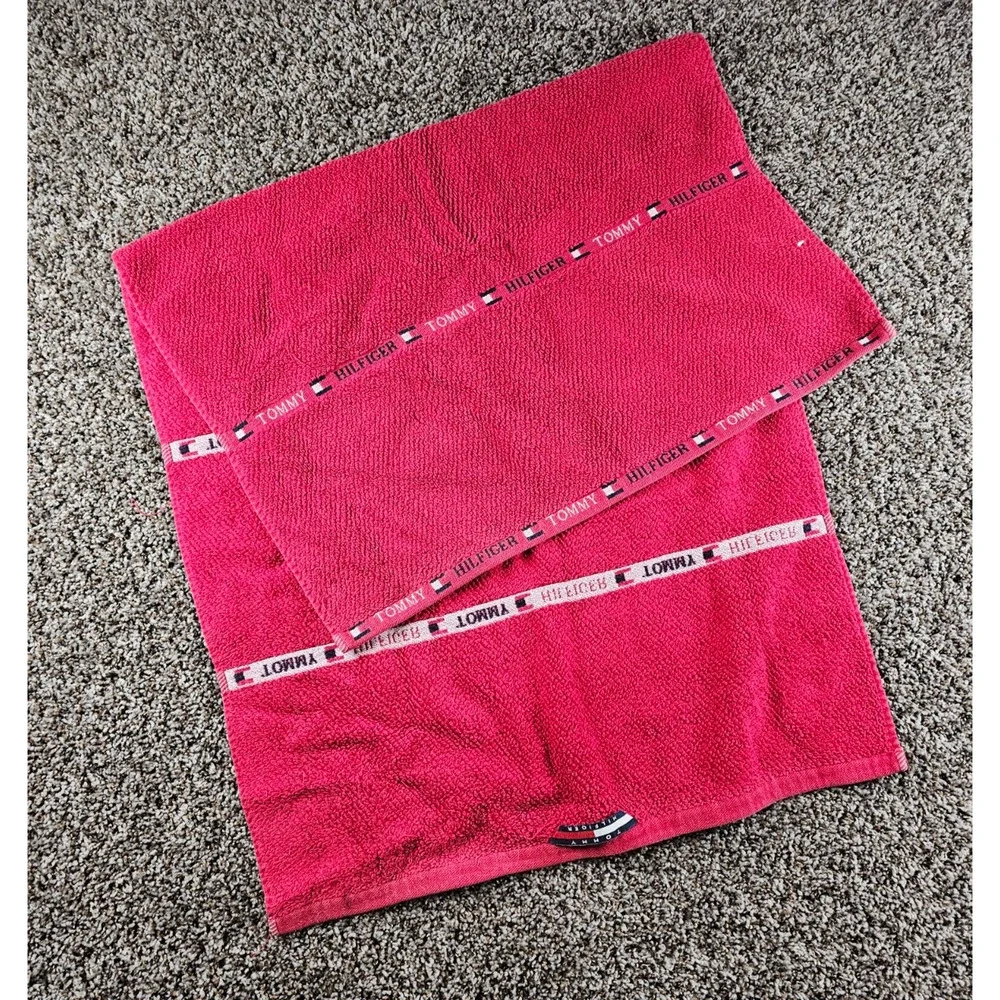 Vtg Y2K Tommy Hilfiger beach towel featuring a Classic Red stripe design